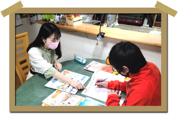 家庭教師の指導中シーン