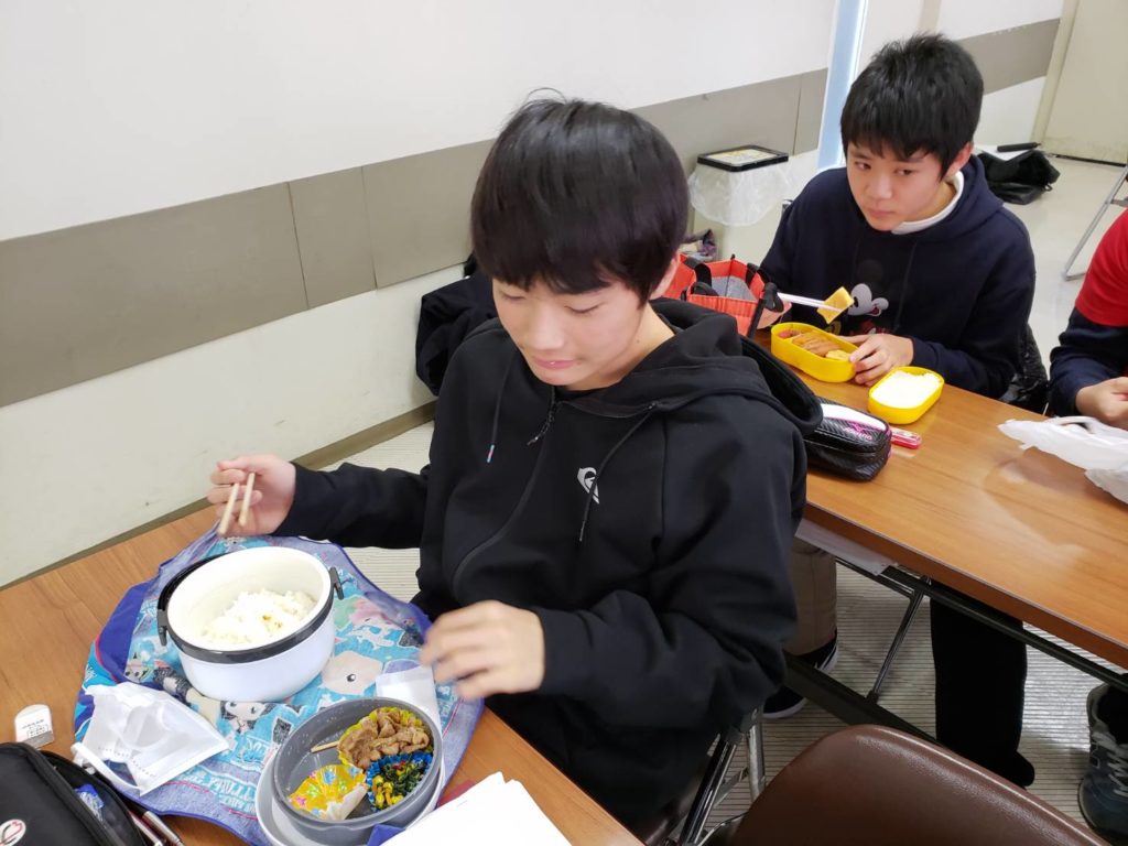 ジャニアスの冬期講習のお昼ご飯