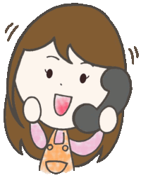 電話をかけているお母さん